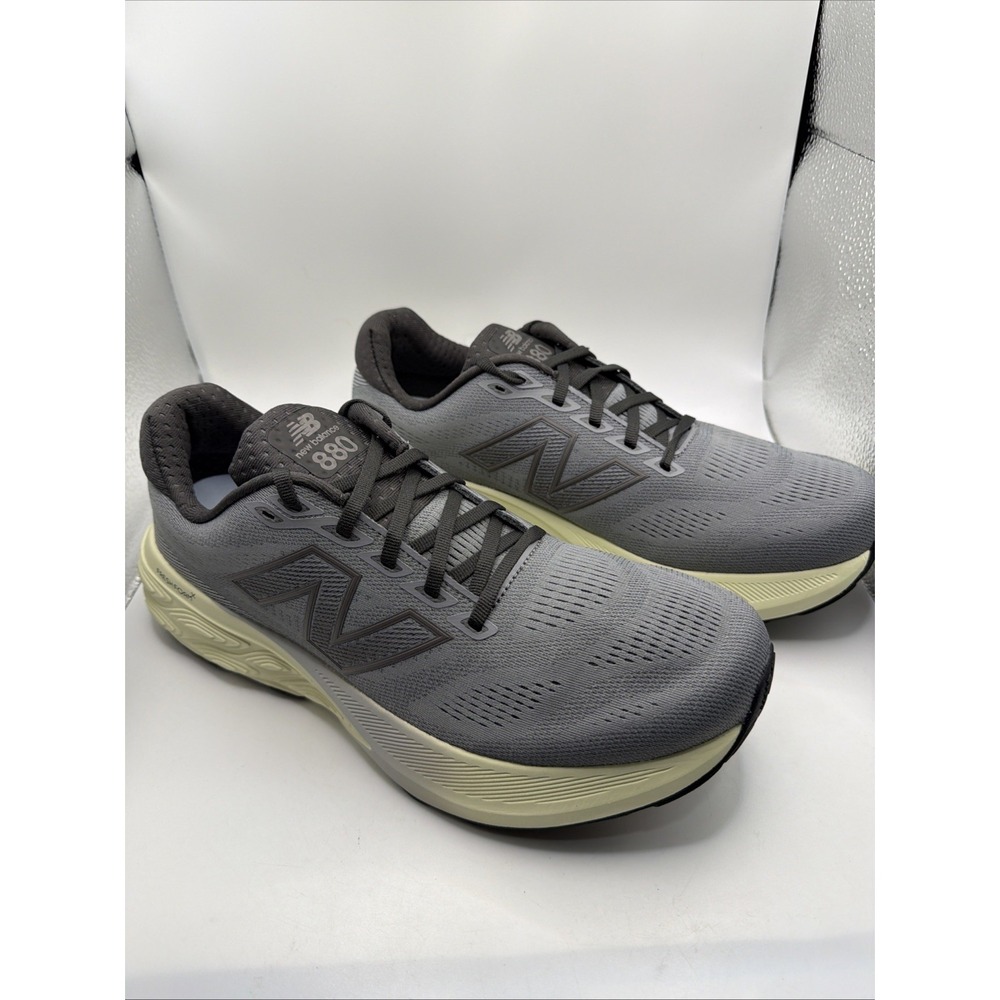 New Balance Men's Running Shoe Fresh Foam. 880V15 Grey/Grey. Size 12D. M880F15